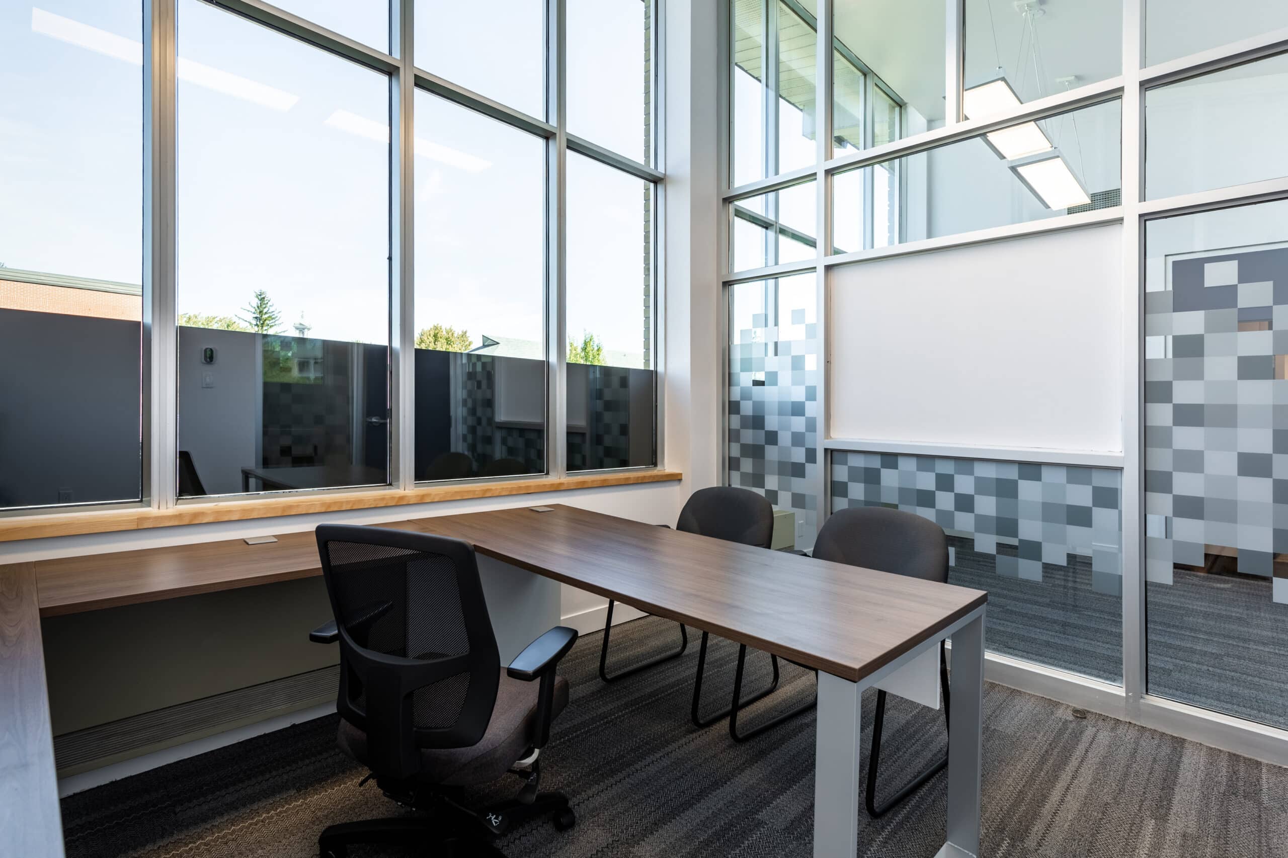 Espace de bureau fermé coworking Châteauguay