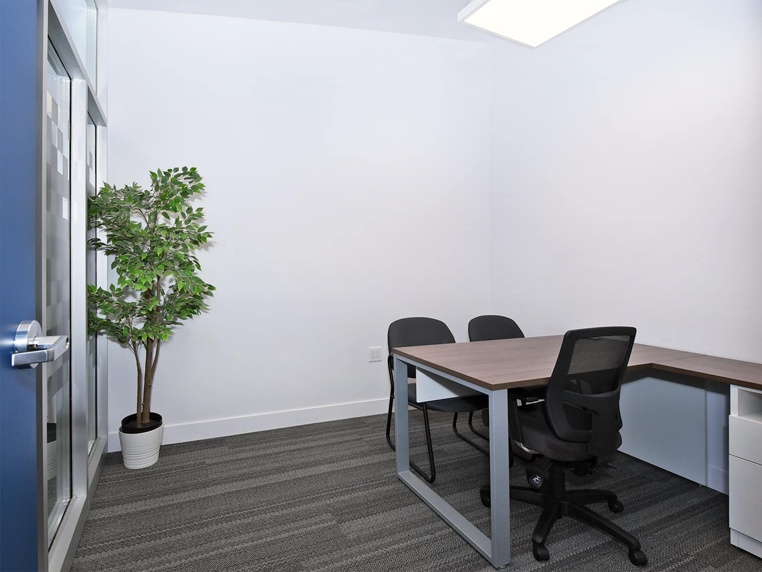 Espace de bureau fermé coworking Châteauguay