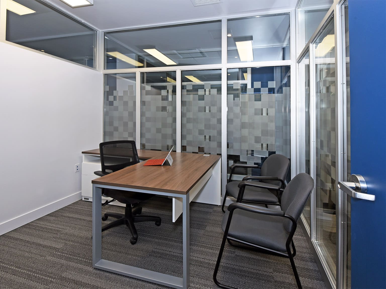 Espace de bureau fermé coworking Châteauguay