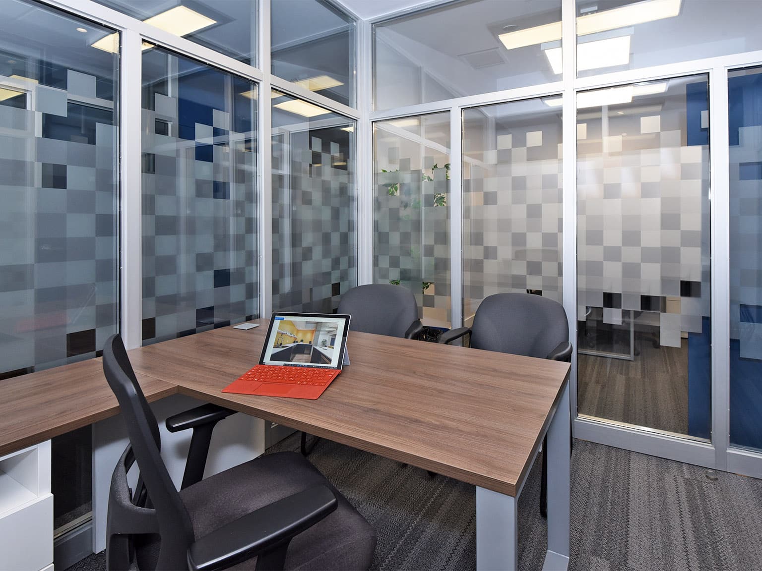 Espace de bureau fermé coworking Châteauguay