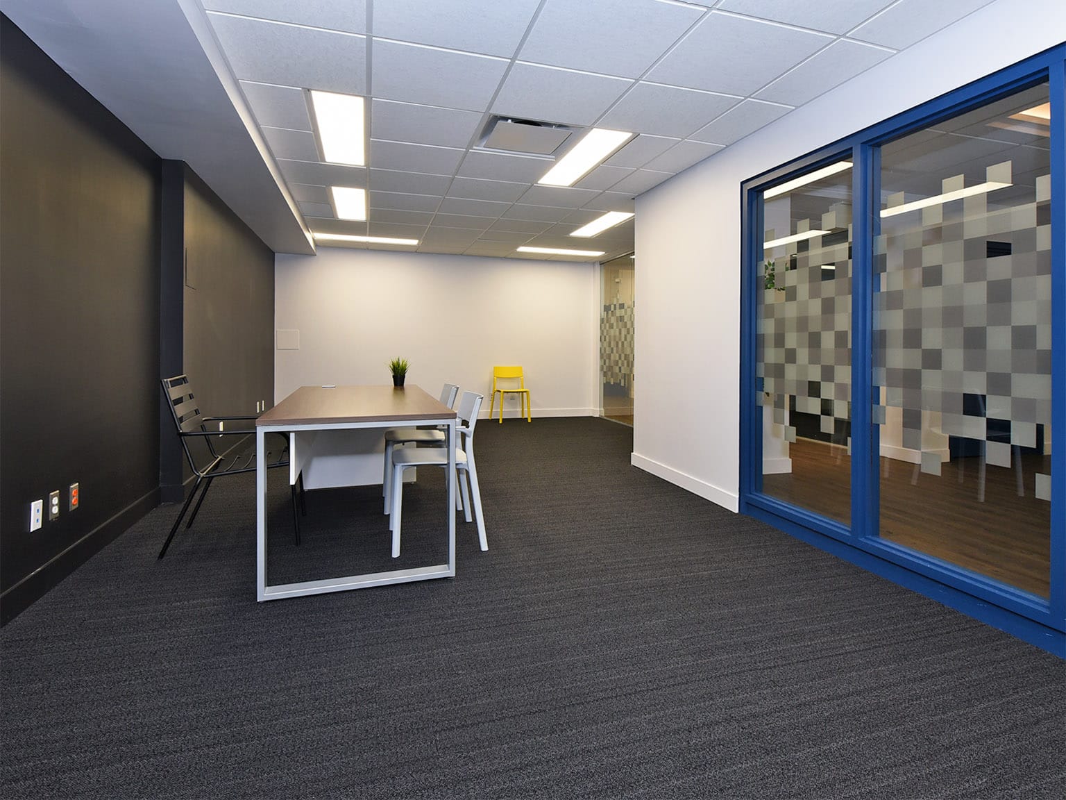 Espace de bureau fermé coworking Châteauguay